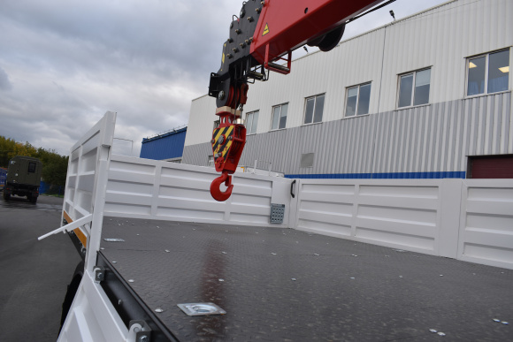 Бортовой автомобиль на базе Урал 4320 с КМУ ИТ-150