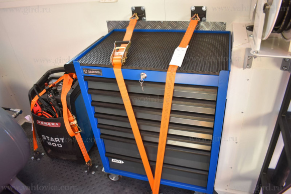 Маслостанция Урал 4320 с КМУ РК 11.001 9