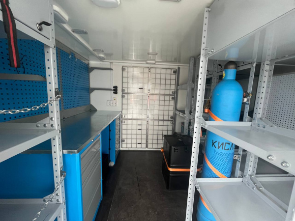 Фургон для технического обслуживания спортивных автомобилей на шасси Урал63701К 2