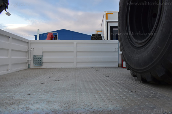 Вахтовый автобус Урал 4320 с грузовой платформой и КМУ PK-7.001 SLD 14