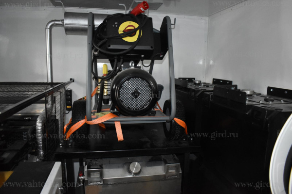 Маслораздаточный комплекс-фургон Маслораздаточный комплекс-фургон