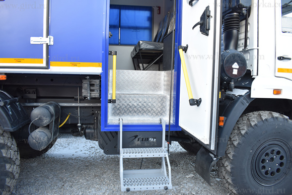 Вахтовый автобус КамАЗ 43118, 8 мест, с КМУ РК 4200А 10