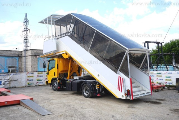 Трап самоходный пассажирский ТСП-ГИРД на шасси Isuzu