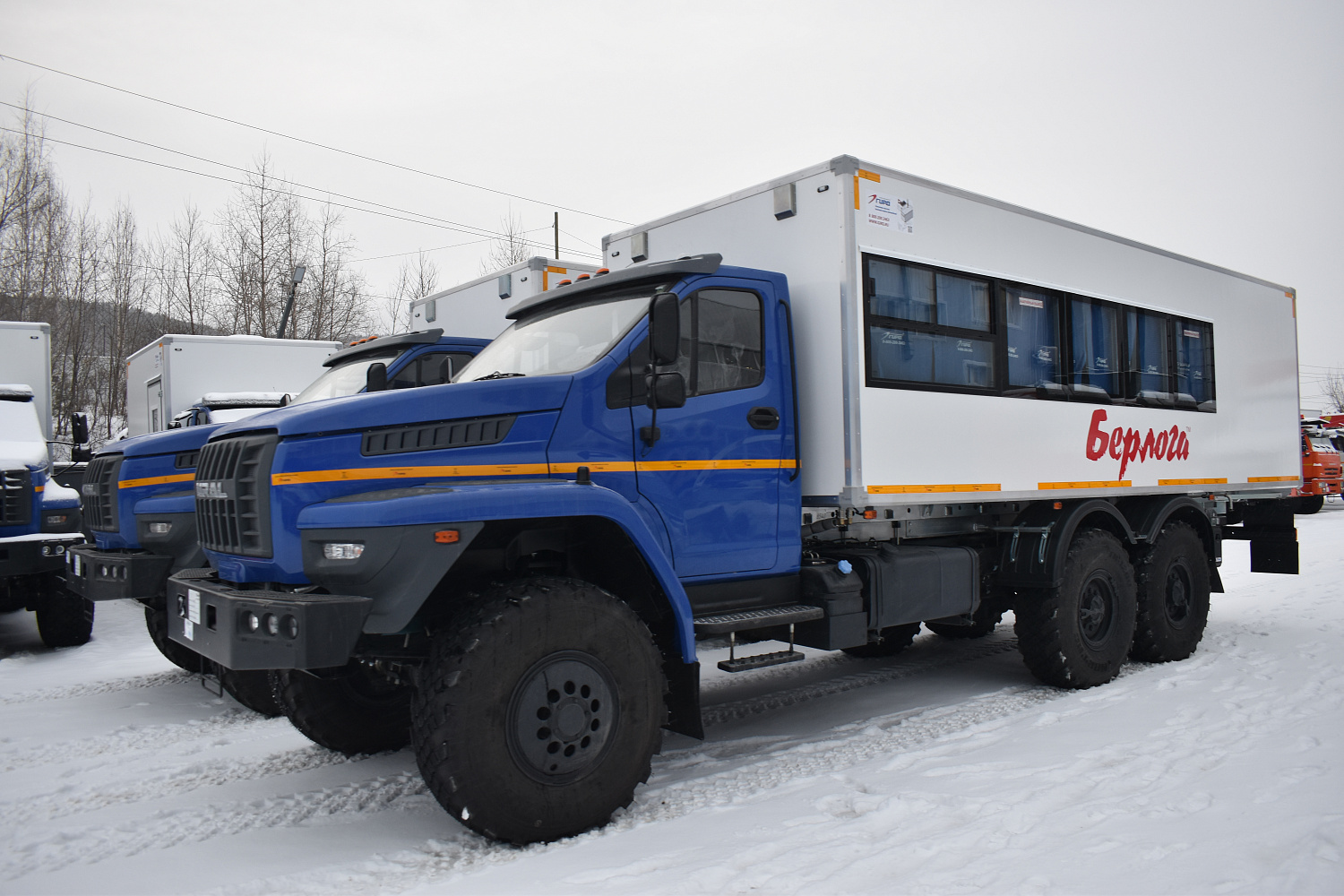 3 вахтовых автобуса на 22 места с багажным отсеком на шасси УРАЛ NEXT для заказчика из Сургута