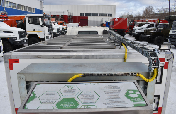  Автомобиль для заправки ВС питьевой водой на шасси КамАЗ Компас 9 4