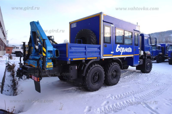 Вахтовый автобус "Берлога" на шасси Урал 4320 (метан), 12 мест, с КМУ ИМ-55 3
