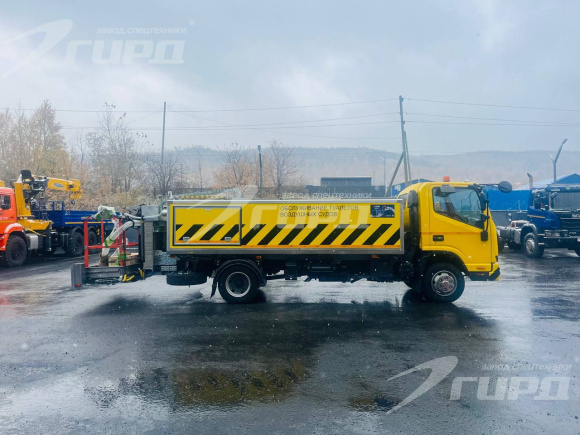 Ассенизационный автомобиль для воздушного судна с рабочей платформой  на шасси КамАЗ Компас 9 2