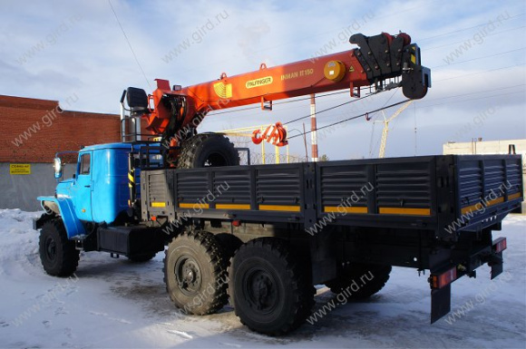 Урал 4320 с КМУ ИТ-150, со спальным местом 2