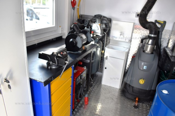 Маслостанция Iveco Eurocargo с КМУ PK 8500A 4