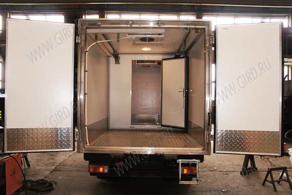 Hino 300 Рефрижераторный фургон 4