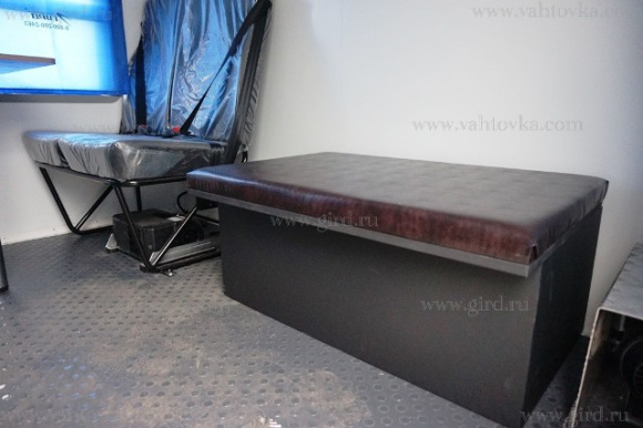 Вахтовый автобус КамАЗ 43118-3011-50 (10 мест) с грузовым отсеком 6