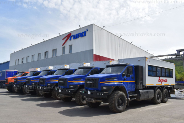 Вахтовый автобус БЕРЛОГА на шасси Урал 4320, 23 места 1