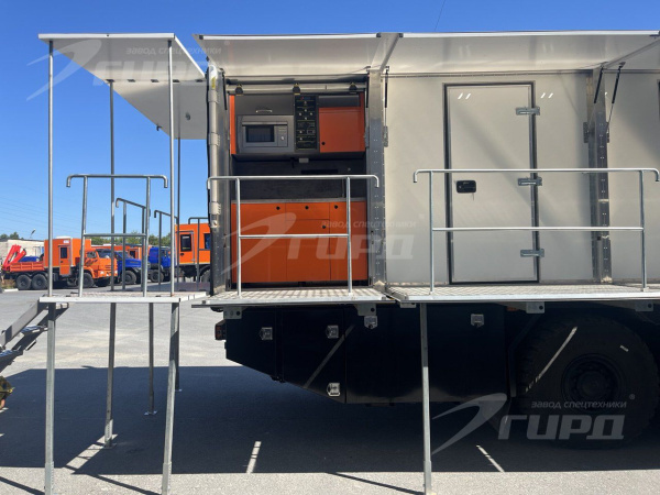 Передвижной гостиничный комплексна шасси УРАЛ-63701К 3