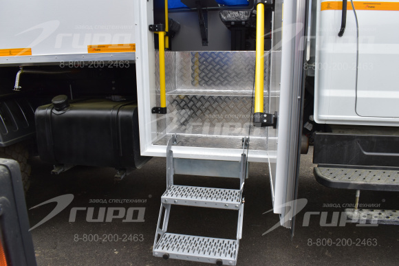 Берлога-вахтовый автобус на базе Урал 4320