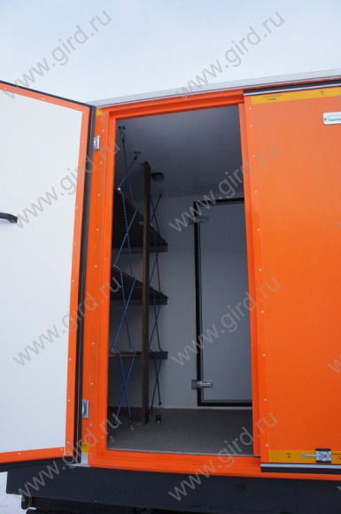 Вахтовый автобус 58498Е "Берлога" КамАЗ 43118 на 22 места с грузовым отсеком 2