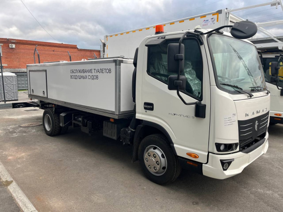 Аэродромная ассенизационная машина на шасси КамАЗ Компас -9 3