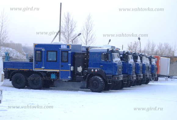 Вахтовый автобус "Берлога" на шасси Урал 4320 (метан), 12 мест, с КМУ ИМ-55 5