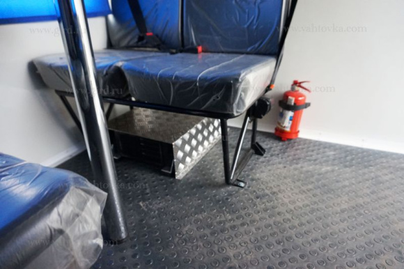 Вахтовый автобус КамАЗ 43118-3027-50 с КМУ ИМ-150 (22 места) 8