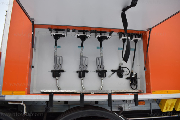 ПАРМ Урал 4320-6952-72Е5И06М33 с КМУ 3