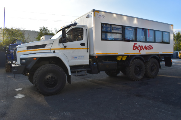 Вахтовый автобус БЕРЛОГА (28 мест) на шасси Урал 4320 3