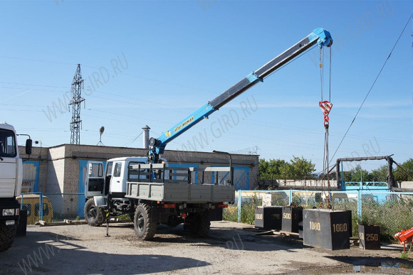 Бортовой автомобиль ГАЗ 33081 с КМУ ИТ-80 4