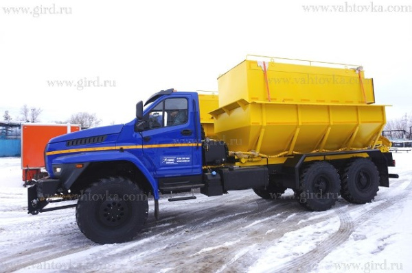 Комбинированная дорожная машина КДМ на шасси Урал Next Комбинированная дорожная машина КДМ на шасси Урал Next