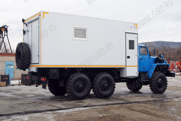 ПАРМ Урал 4320-1112-61 с отсеком для перевозки людей 4