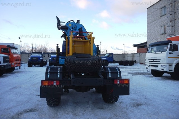 Урал Next (двухрядная кабина) с КМУ ИМ-240 Урал Next (двухрядная кабина) с КМУ ИМ-240