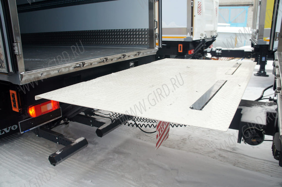 Автопоезд Volvo FM 6х2 7