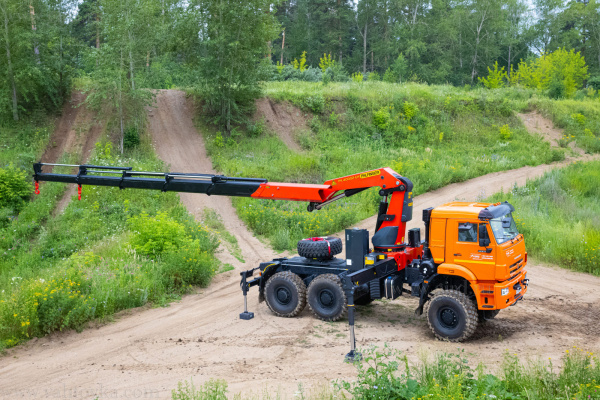 Седельный тягач Камаз 65221 с кму Palfinger РК-40002ЕН-D Седельный тягач Камаз 65221 с кму Palfinger РК-40002ЕН-D