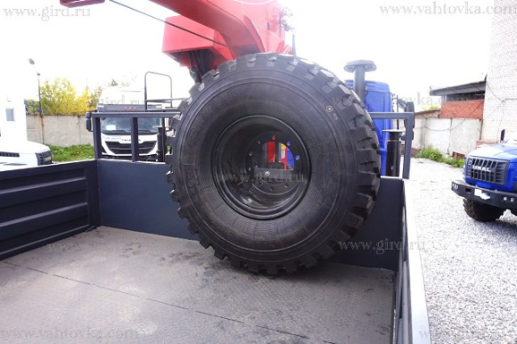 Бортовой автомобиль на шасси МАЗ с КМУ ИТ-150 5