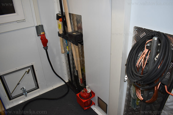 ПАРМ на базе Урал 4320 с бортовой платформой и КМУ ИМ-25 (метан) 10