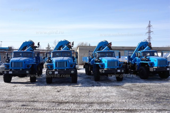 Бортовой автомобиль Урал 4320 с КМУ ИМ-240 4