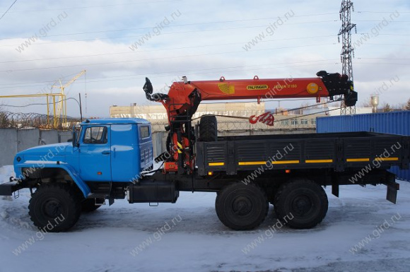 Урал 4320 с КМУ ИТ-150, со спальным местом 3