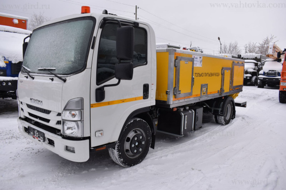 Аэродромный заправщик питьевой водой на шасси ISUZU 2