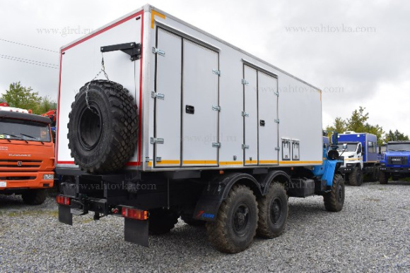 ПАРМ Урал 4320 с маслораздаточным оборудованием 3