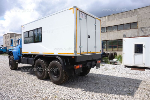 Вахтовый автобус "Берлога" Урал 4320-1912-60М, 8 мест, с грузовым отсеком 4