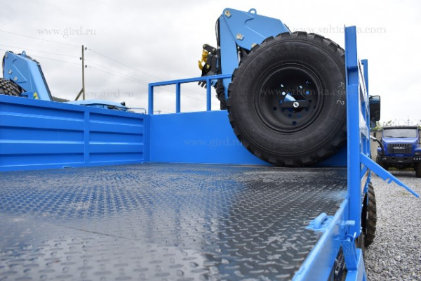 Бортовой автомобиль Урал 5557 с КМУ ИМ-150 3