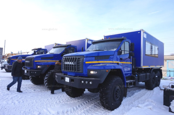 Вахтовый автобус Урал Next 14 мест с грузовым отсеком 2