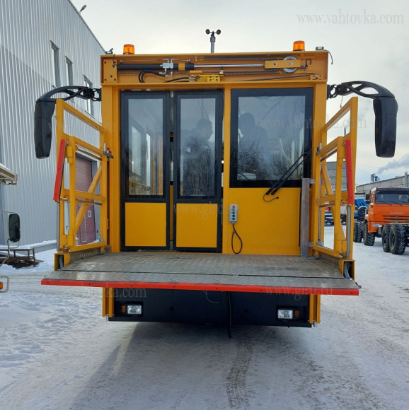 Амбулифт на самоходном шасси 3