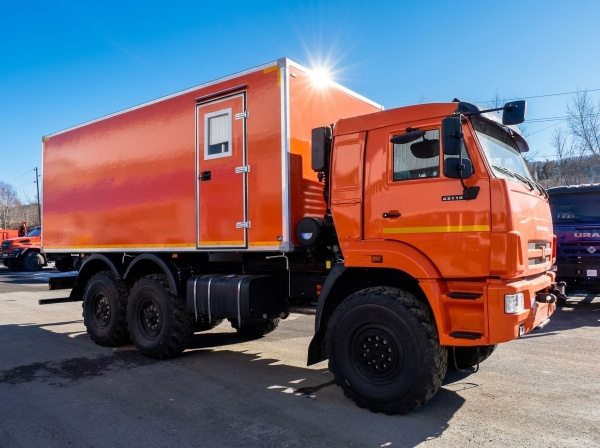 ТБМ (транспортно-бытовая машина) на шасси КАМАЗ 43118-3011-48
