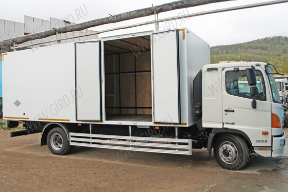 Промтоварный фургон HINO 500 GD8JLSA с боковой дверью 3