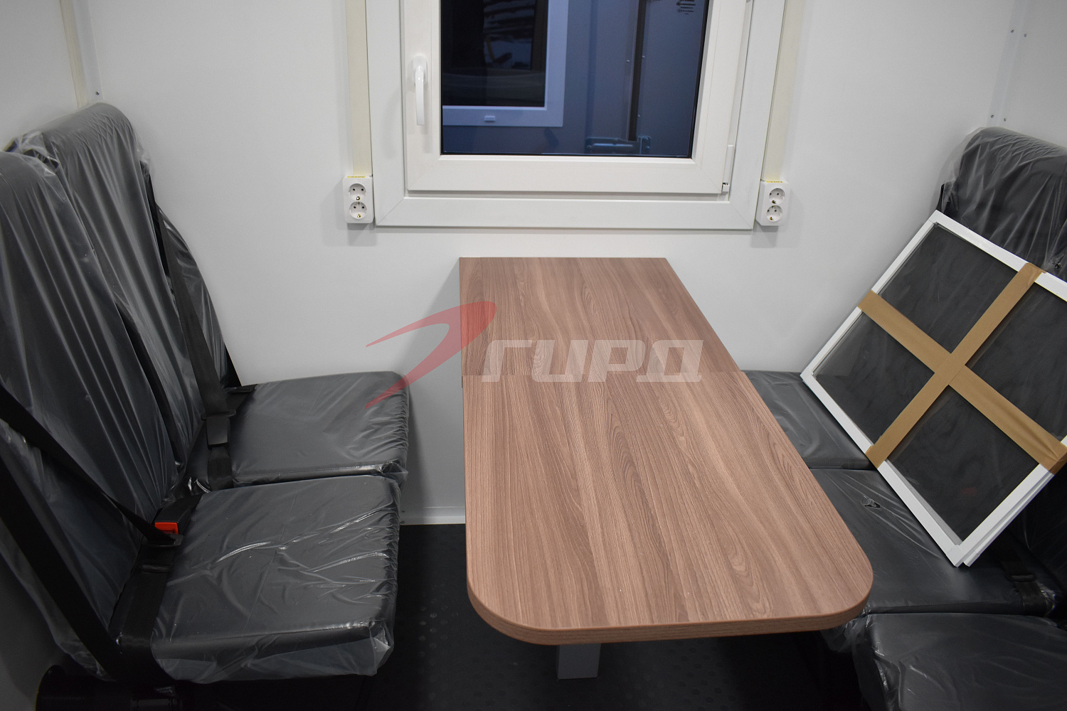 2 передвижные мастерские на шасси  КАМАЗ 43502