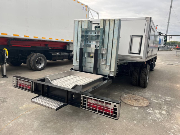 Аэродромная ассенизационная машина на шасси КамАЗ Компас -9 2