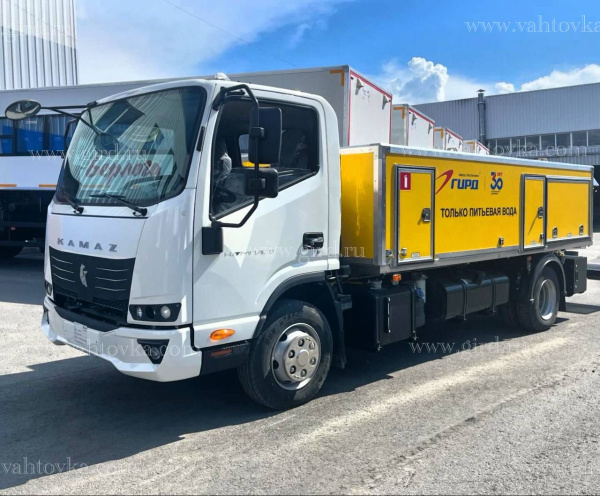 Аэродромный заправщик питьевой водой на шасси КАМАЗ-КОМПАС 9