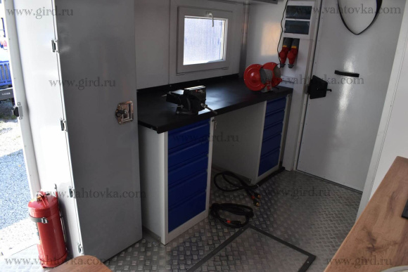 ПАРМ с КМУ ИМ-180А и с бортовой платформой на шасси Камаз 43118-3027-50 8