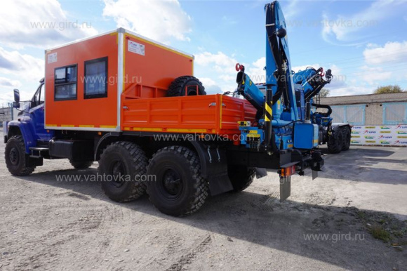Вахтовый автобус Урал Next с грузовой платформой и КМУ ИМ-50 4