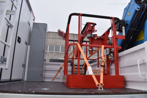 ПАРМ КамАЗ 43118-3027-46Е4 с КМУ ИМ 180 и Люлькой 4