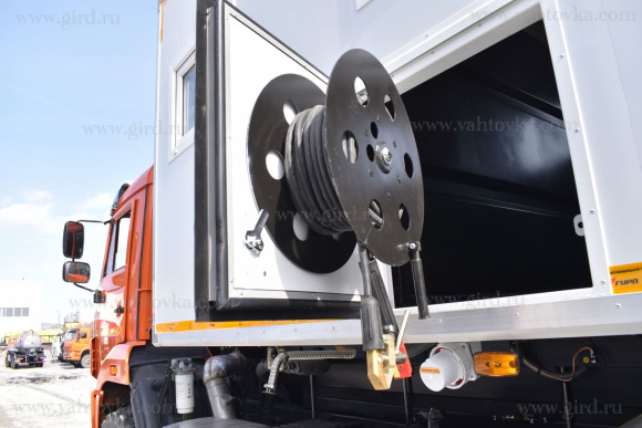 Передвижная мастерская АРОК на шасси КАМАЗ 43118-23027-50 с КМУ Palfinger PK10000