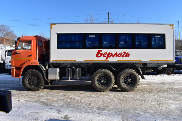 Вахтовый автобус Берлога 28 мест на шасси Камаз 43118-48
